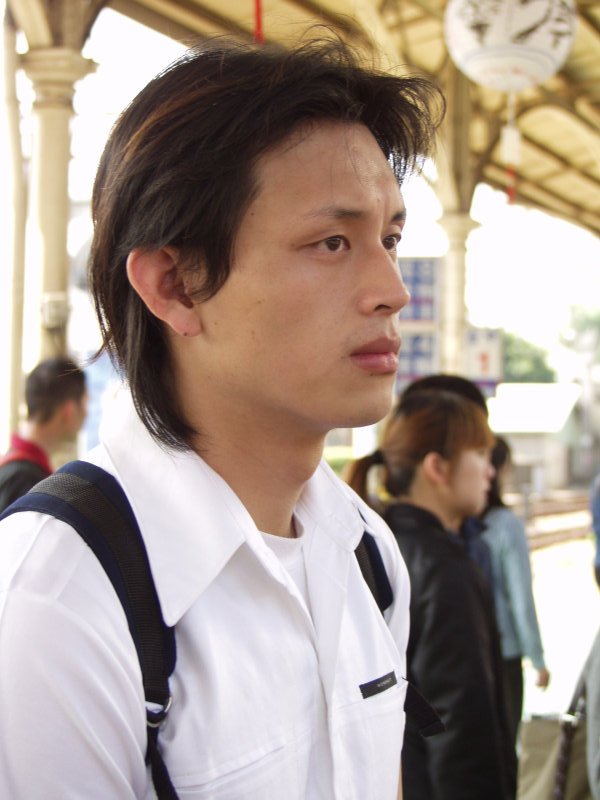 台灣鐵路旅遊攝影台中火車站月台旅客2003年攝影照片53