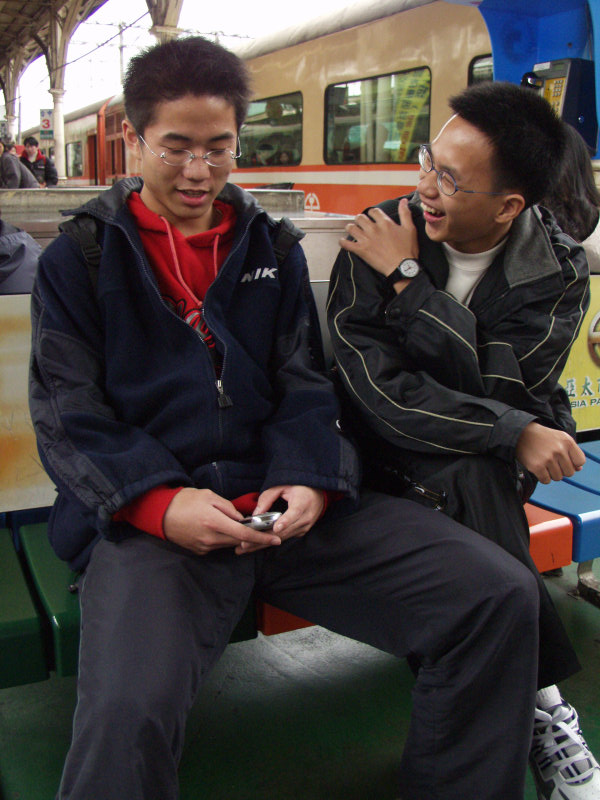 台灣鐵路旅遊攝影台中火車站月台旅客2003年攝影照片76