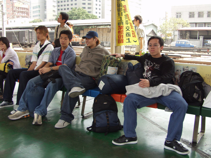 台灣鐵路旅遊攝影台中火車站月台旅客2003年攝影照片85