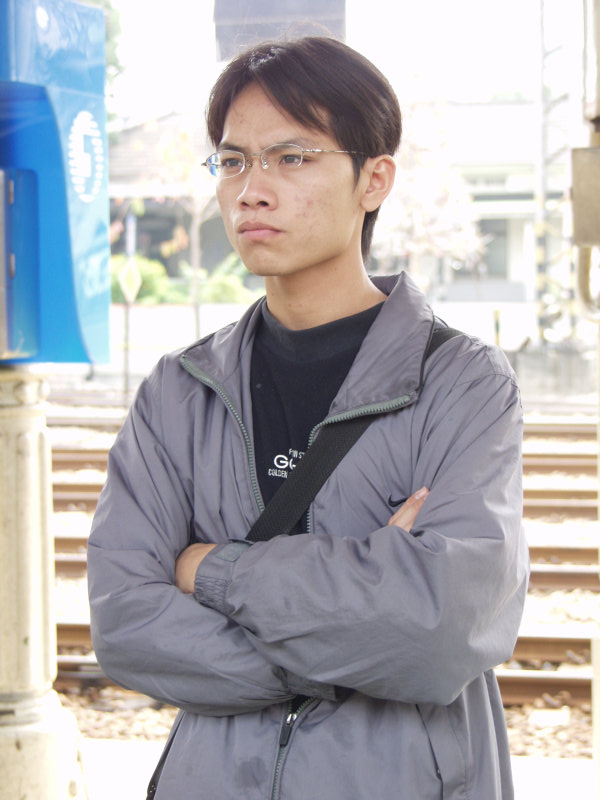台灣鐵路旅遊攝影台中火車站月台旅客2003年攝影照片87