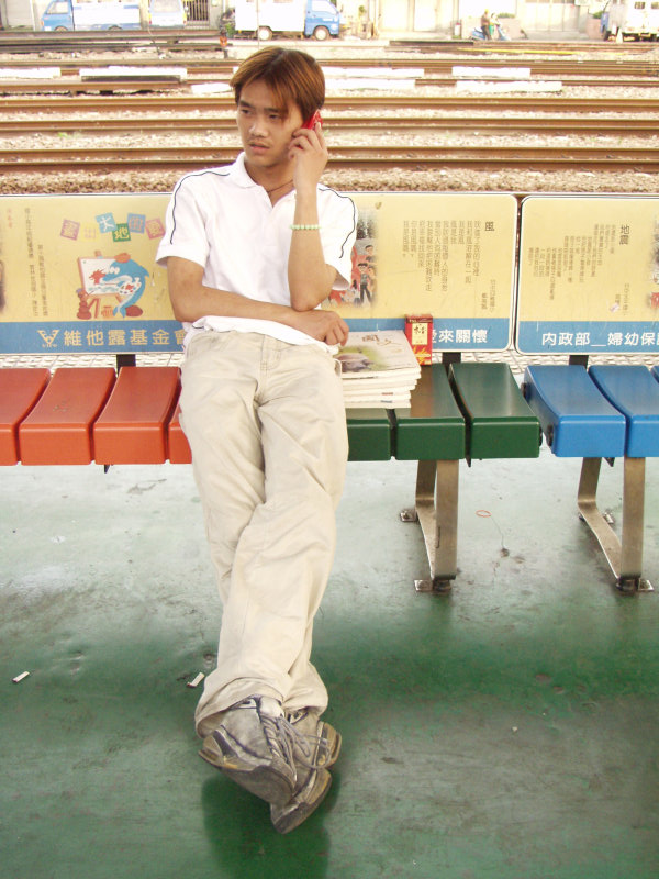 台灣鐵路旅遊攝影台中火車站月台旅客2003年攝影照片107