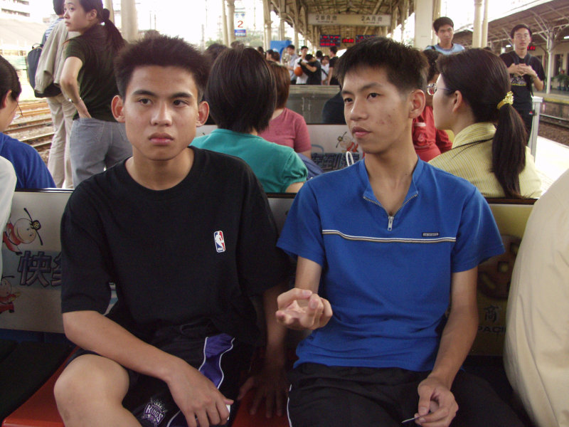 台灣鐵路旅遊攝影台中火車站月台旅客2003年攝影照片109