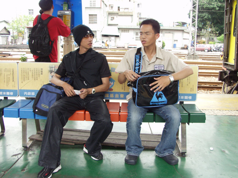 台灣鐵路旅遊攝影台中火車站月台旅客2003年攝影照片111