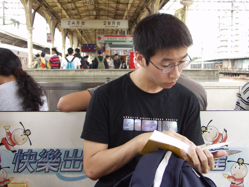 台灣鐵路旅遊攝影台中火車站月台旅客2003年攝影照片112