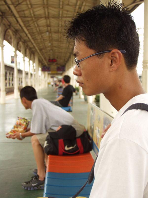 台灣鐵路旅遊攝影台中火車站月台旅客2003年攝影照片129