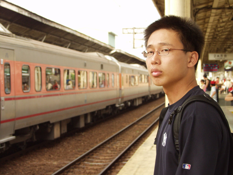 台灣鐵路旅遊攝影台中火車站月台旅客2003年攝影照片138