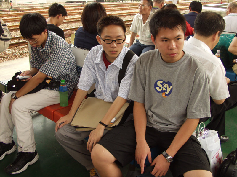 台灣鐵路旅遊攝影台中火車站月台旅客2003年攝影照片154