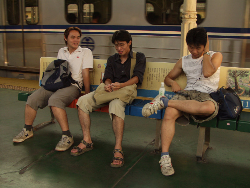 台灣鐵路旅遊攝影台中火車站月台旅客2003年攝影照片158