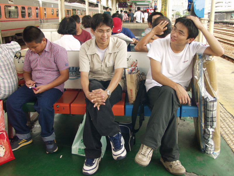 台灣鐵路旅遊攝影台中火車站月台旅客2003年攝影照片177