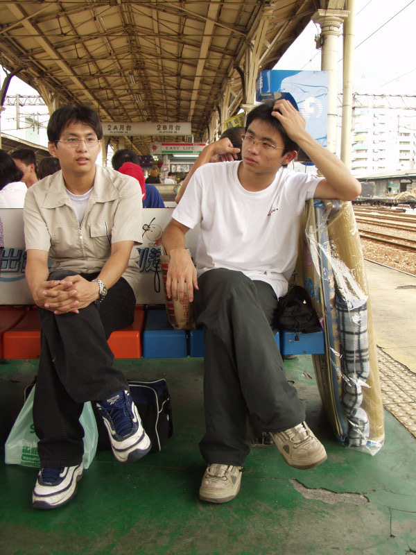 台灣鐵路旅遊攝影台中火車站月台旅客2003年攝影照片179