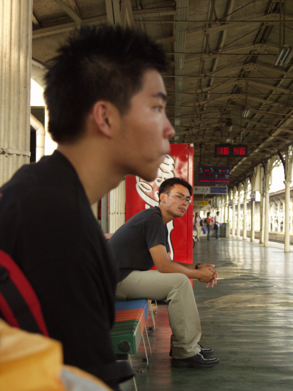 台灣鐵路旅遊攝影台中火車站月台旅客2003年攝影照片180