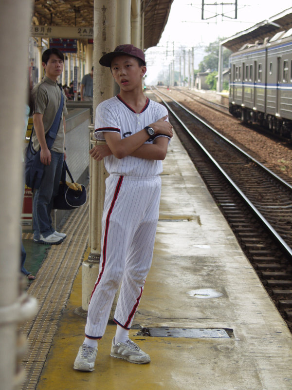 台灣鐵路旅遊攝影台中火車站月台旅客2003年攝影照片181