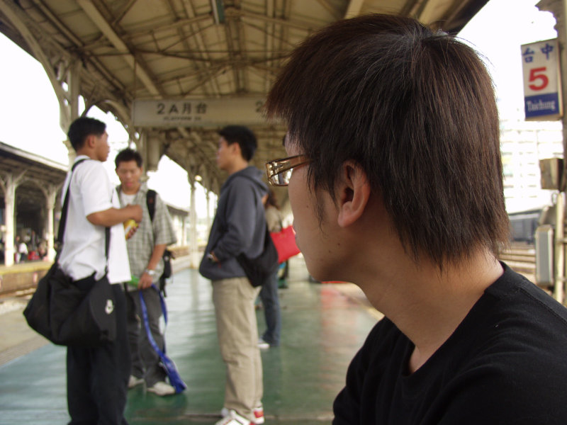 台灣鐵路旅遊攝影台中火車站月台旅客2003年攝影照片202