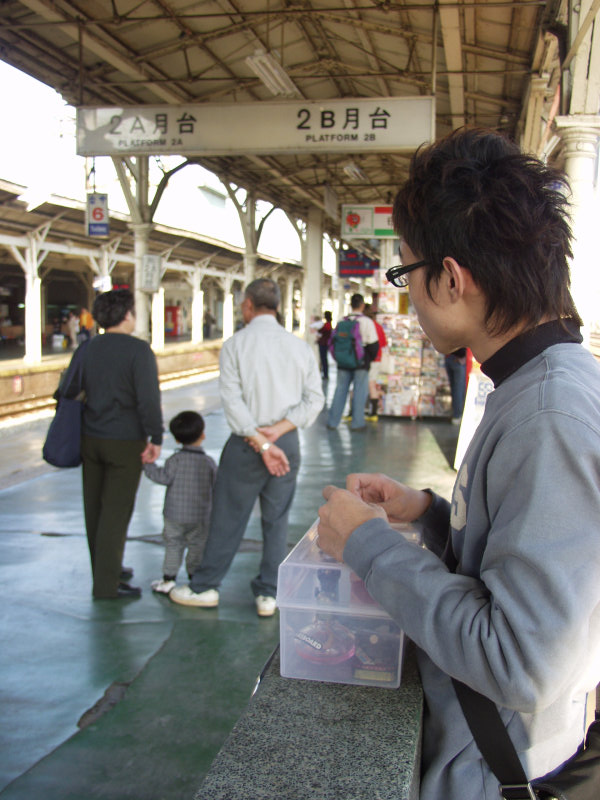 台灣鐵路旅遊攝影台中火車站月台旅客2003年攝影照片210