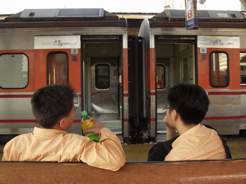 台灣鐵路旅遊攝影台中火車站月台旅客2003年攝影照片214