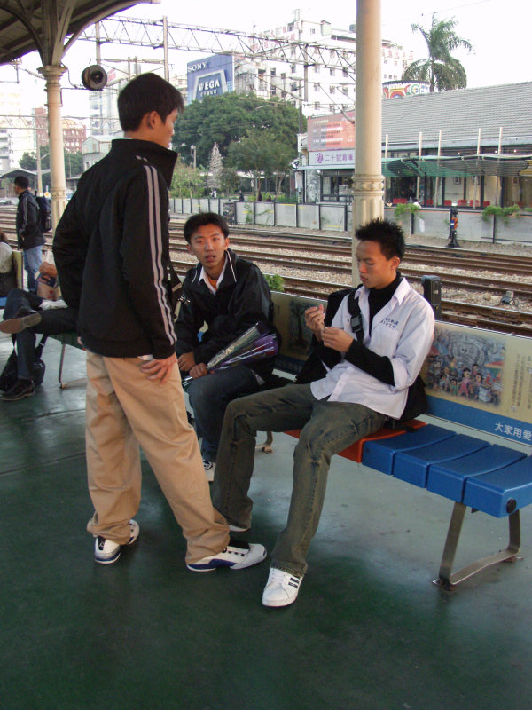 台灣鐵路旅遊攝影台中火車站月台旅客2003年攝影照片230