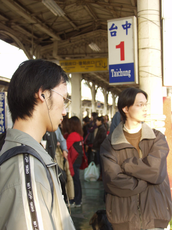 台灣鐵路旅遊攝影台中火車站月台旅客2003年攝影照片233