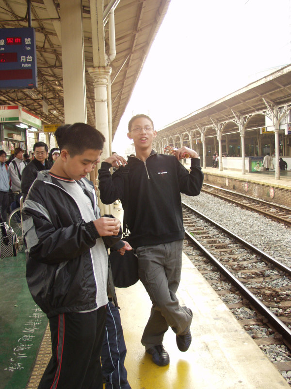 台灣鐵路旅遊攝影台中火車站月台旅客2003年攝影照片243