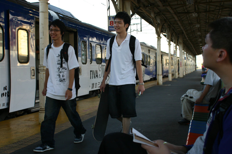 台灣鐵路旅遊攝影台中火車站月台旅客2004年攝影照片49