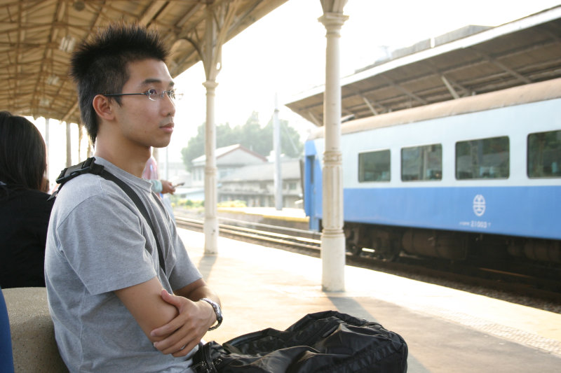 台灣鐵路旅遊攝影台中火車站月台旅客2004年攝影照片59