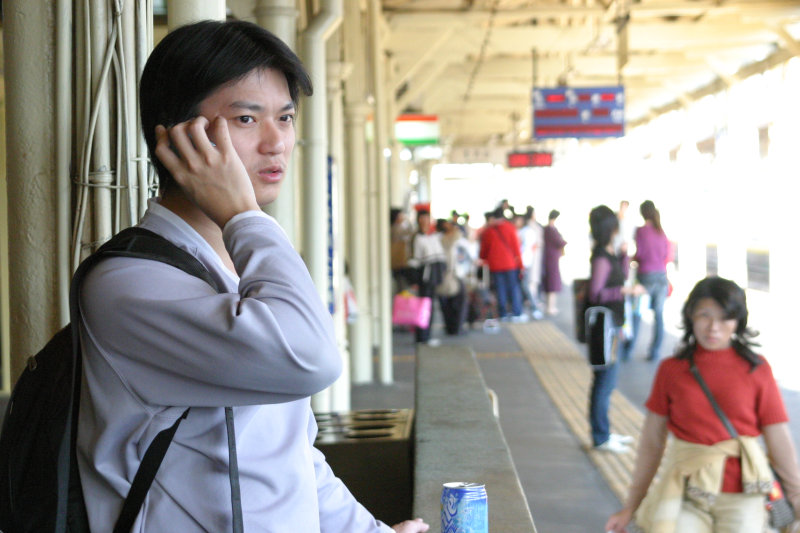 台灣鐵路旅遊攝影台中火車站月台旅客2004年攝影照片118