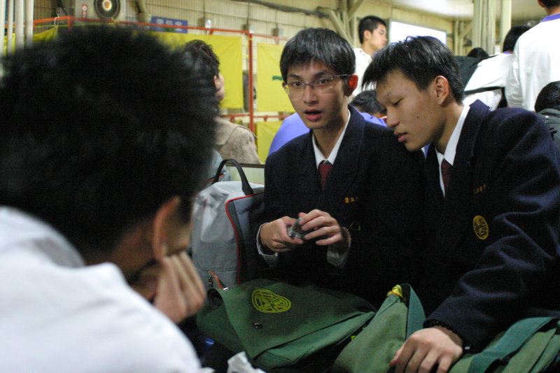 台灣鐵路旅遊攝影台中火車站月台旅客2004年攝影照片156