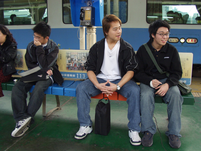 台灣鐵路旅遊攝影台中火車站月台旅客2004年攝影照片176
