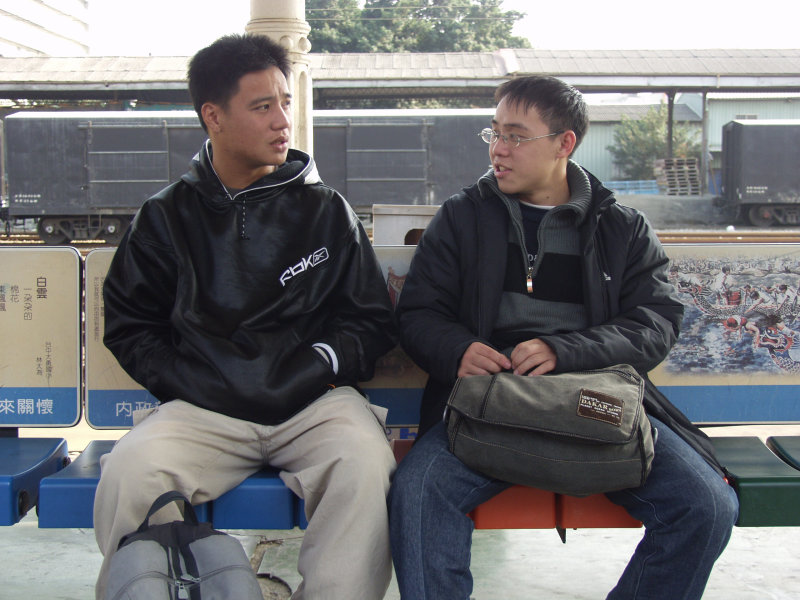 台灣鐵路旅遊攝影台中火車站月台旅客2004年攝影照片216