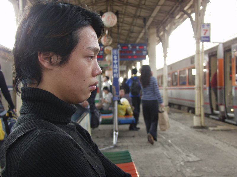 台灣鐵路旅遊攝影台中火車站月台旅客2004年攝影照片231