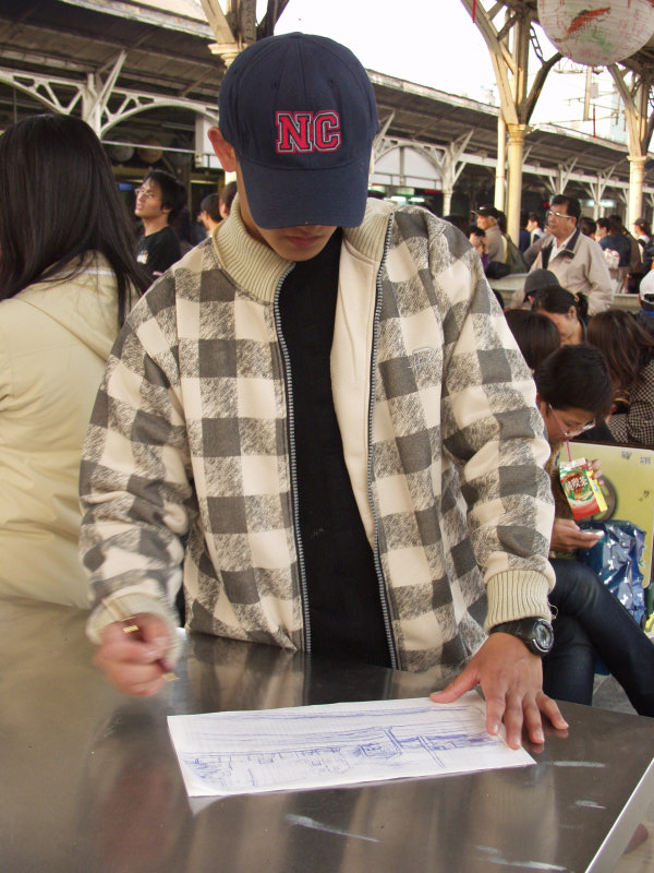 台灣鐵路旅遊攝影台中火車站月台旅客2004年攝影照片254