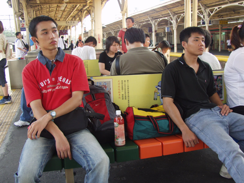 台灣鐵路旅遊攝影台中火車站月台旅客2004年攝影照片262