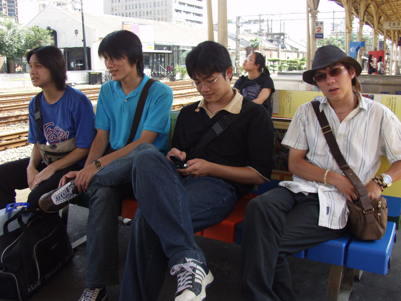 台灣鐵路旅遊攝影台中火車站月台旅客2004年攝影照片267