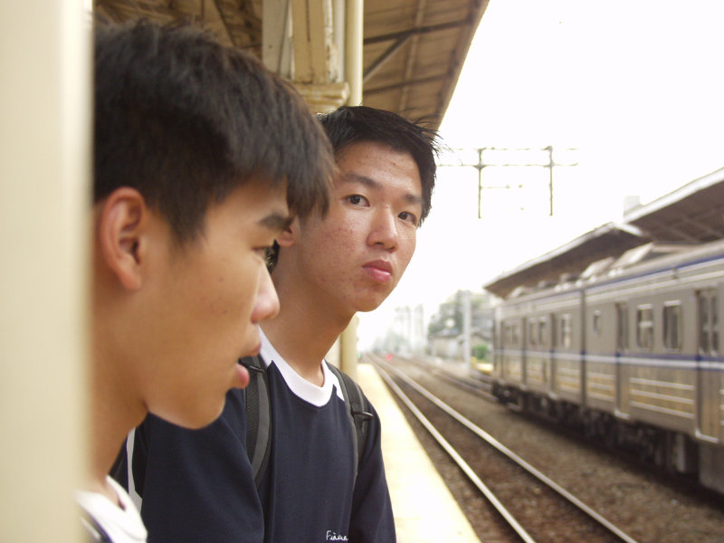 台灣鐵路旅遊攝影台中火車站月台旅客2004年攝影照片290