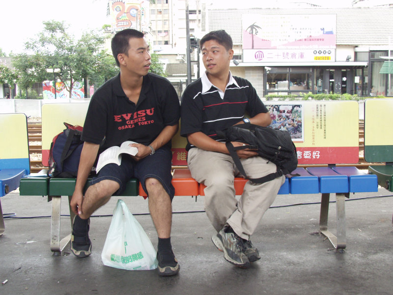 台灣鐵路旅遊攝影台中火車站月台旅客2004年攝影照片325
