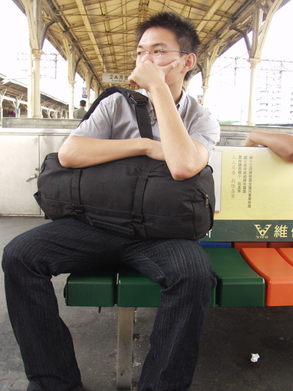 台灣鐵路旅遊攝影台中火車站月台旅客2004年攝影照片332