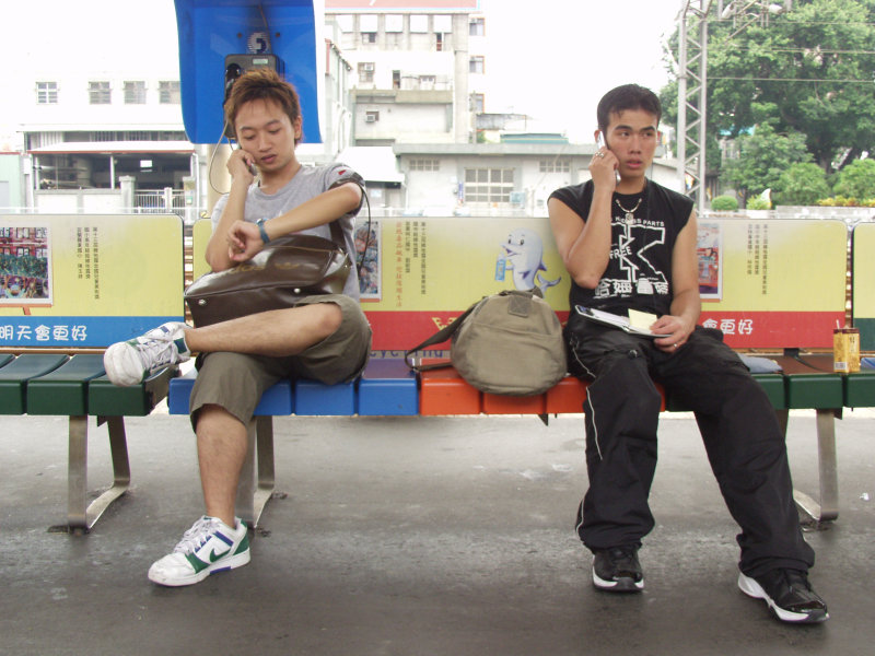 台灣鐵路旅遊攝影台中火車站月台旅客2004年攝影照片363