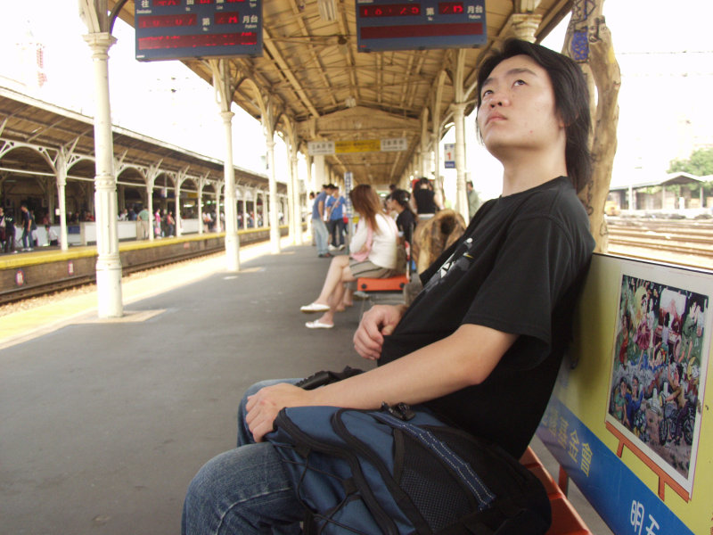 台灣鐵路旅遊攝影台中火車站月台旅客2004年攝影照片392