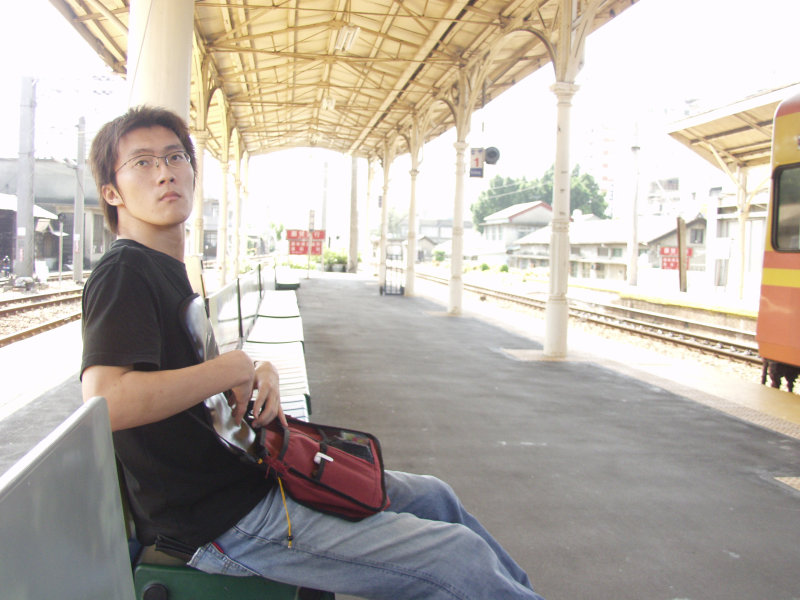 台灣鐵路旅遊攝影台中火車站月台旅客2004年攝影照片408