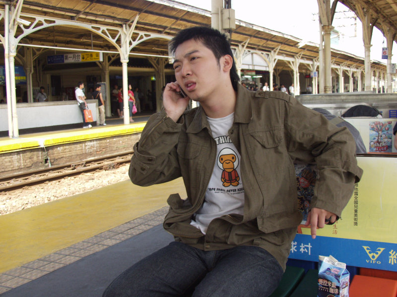 台灣鐵路旅遊攝影台中火車站月台旅客2004年攝影照片409