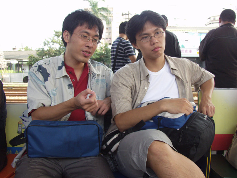 台灣鐵路旅遊攝影台中火車站月台旅客2004年攝影照片415
