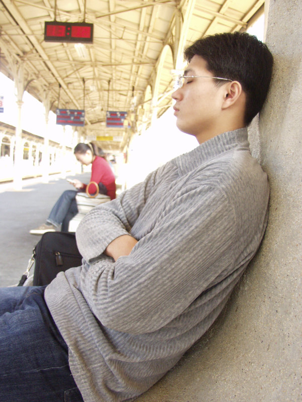 台灣鐵路旅遊攝影台中火車站月台旅客2004年攝影照片480