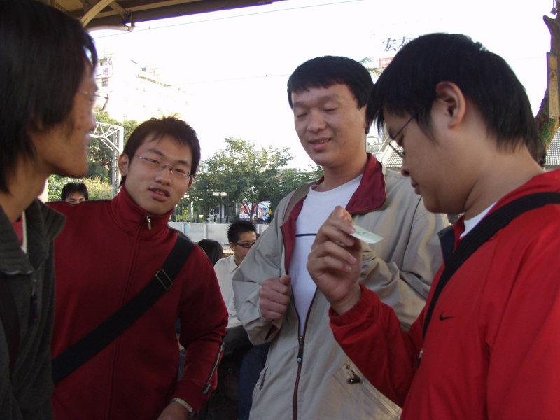 台灣鐵路旅遊攝影台中火車站月台旅客2004年攝影照片493