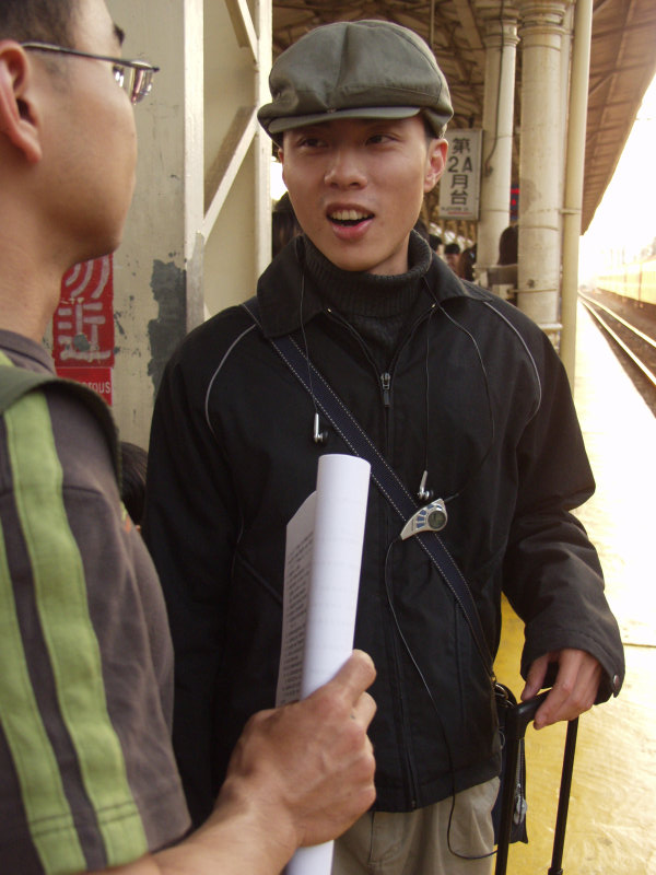 台灣鐵路旅遊攝影台中火車站月台旅客2004年攝影照片511