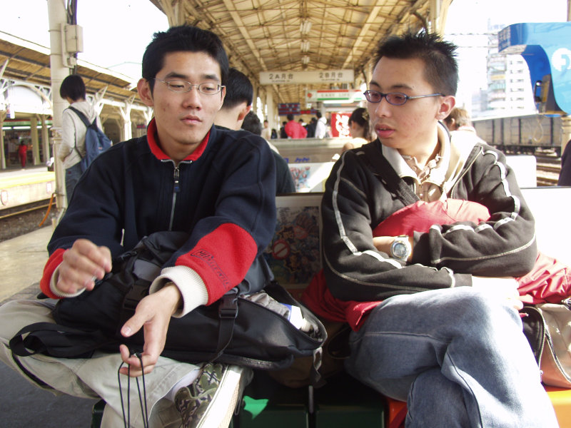 台灣鐵路旅遊攝影台中火車站月台旅客2004年攝影照片513