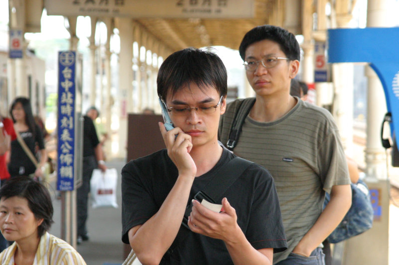 台灣鐵路旅遊攝影台中火車站月台旅客2005年攝影照片27