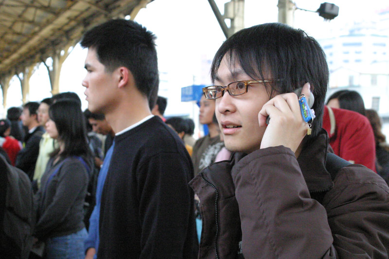 台灣鐵路旅遊攝影台中火車站月台旅客2005年攝影照片48