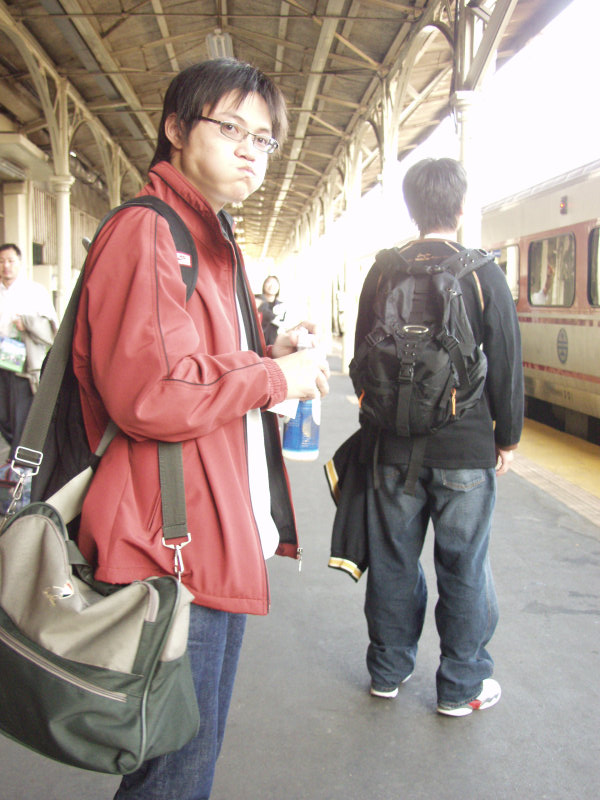 台灣鐵路旅遊攝影台中火車站月台旅客2005年攝影照片93