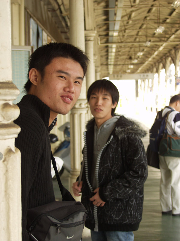 台灣鐵路旅遊攝影台中火車站月台旅客特寫2003攝影照片211