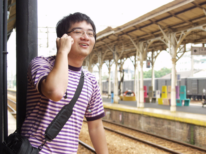 台灣鐵路旅遊攝影台中火車站月台旅客特寫2006攝影照片539