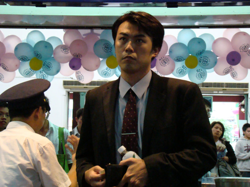 台灣鐵路旅遊攝影台中火車站月台旅客特寫2007攝影照片42